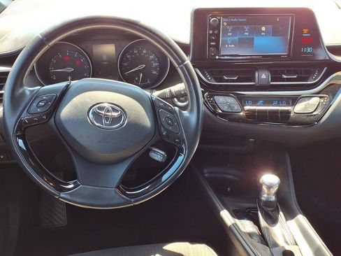 Used 2018 Toyota C-HR XLE FWD image 14
