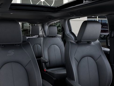 New 2026 Chrysler Pacifica Limited w/ S Appearance Package FWD image 26