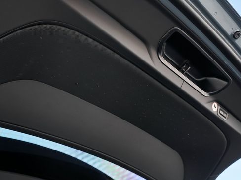 Used 2025 Rolls-Royce Cullinan image 19