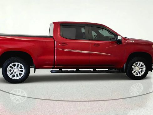 Used 2022 Chevrolet Silverado 1500 LT w/ Z71 Off-Road Package AWD/4WD image 6