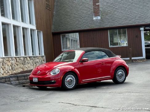 Used 2014 Volkswagen Beetle 1.8T FWD image 25
