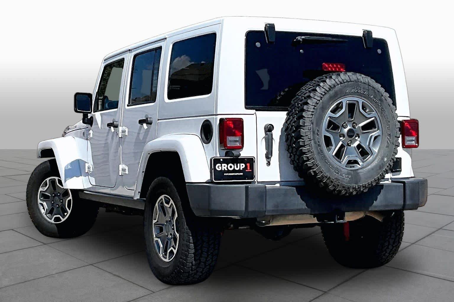 Used 2014 Jeep Wrangler Unlimited Rubicon w/ Connectivity Group AWD/4WD image 12