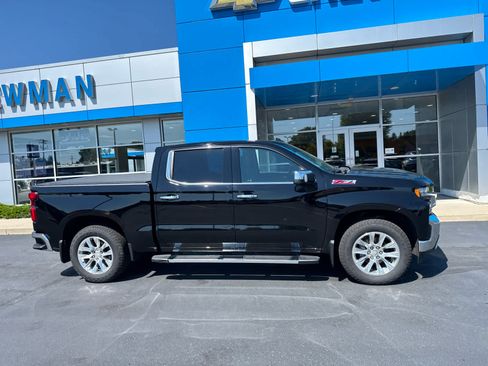 Used 2019 Chevrolet Silverado 1500 LTZ w/ LTZ Plus Package AWD/4WD image 2