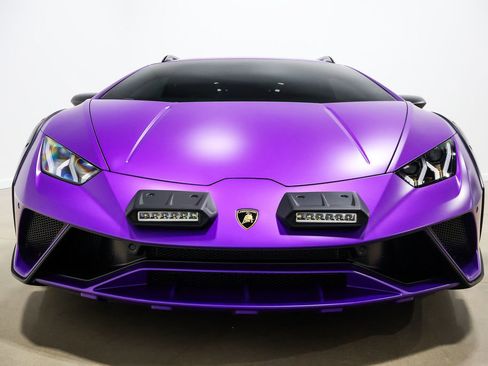 Used 2024 Lamborghini Huracan Sterrato image 8