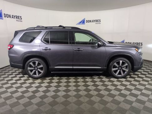 Certified 2025 Honda Pilot Touring image 10