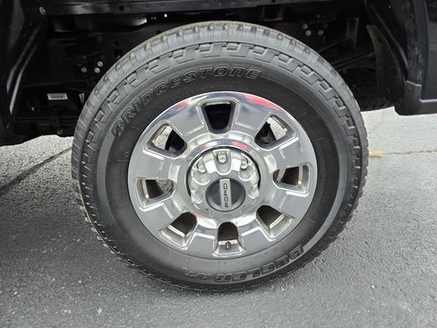 Used 2023 Ford F350 Lariat w/ Chrome Package image 43