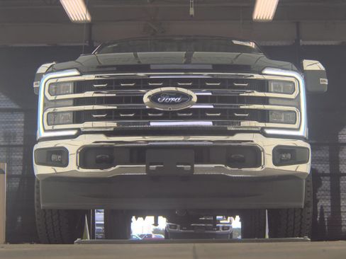 Used 2025 Ford F250 Lariat w/ Chrome Package AWD/4WD image 12