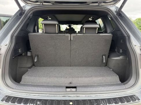 Used 2024 Volkswagen Tiguan SE R-Line image 32