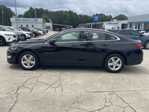 Used 2024 Chevrolet Malibu LT FWD image 2
