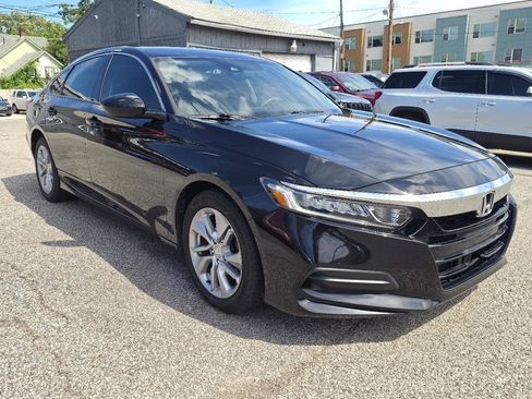 Used 2018 Honda Accord LX image 3