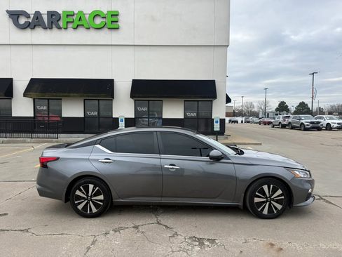 Used 2022 Nissan Altima 2.5 SV image 15