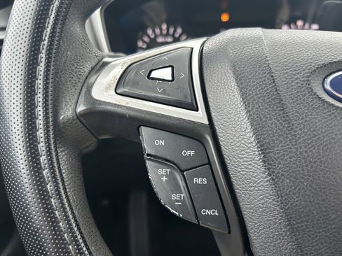 Used 2013 Ford Fusion SE image 15