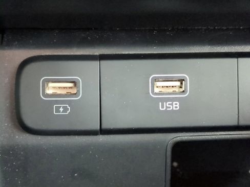 Used 2023 Kia Sorento EX image 22