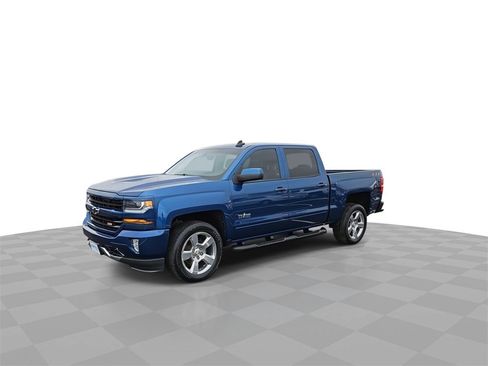 Certified 2018 Chevrolet Silverado 1500 LT w/ Texas Edition image 4