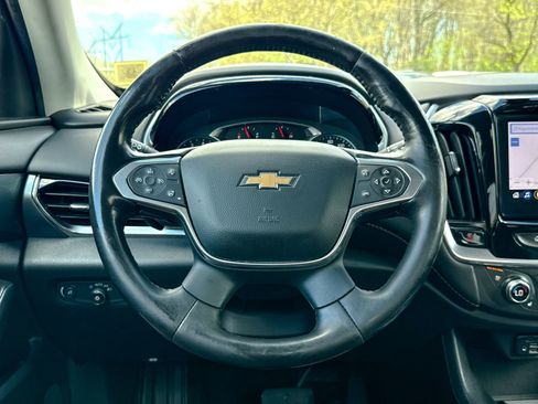 Used 2020 Chevrolet Traverse Premier AWD/4WD image 39