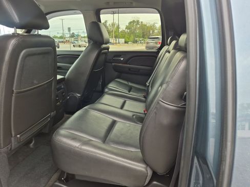 Used 2012 Chevrolet Avalanche LTZ AWD/4WD image 26