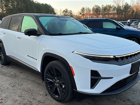 Used 2024 Jeep Wagoneer Launch Edition image 5