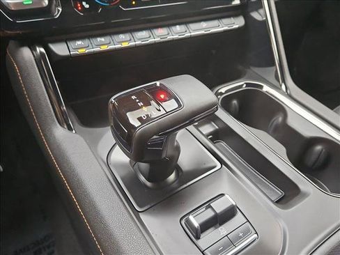 Used 2024 GMC Sierra 1500 AT4 w/ Technology Package AWD/4WD image 10