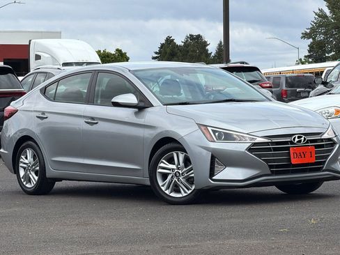 Used 2020 Hyundai Elantra SEL w/ Cargo Package (C1) FWD image 2