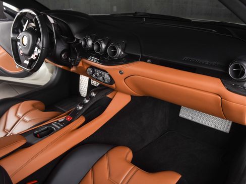 Used 2014 Ferrari F12 Berlinetta RWD image 17