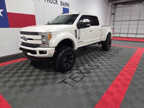 Used 2019 Ford F250 Lariat w/ Lariat Ultimate Package image 3