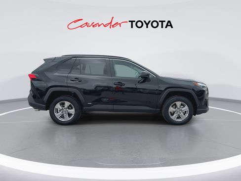 Certified 2025 Toyota RAV4 LE AWD/4WD image 9