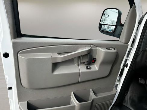 Used 2023 Chevrolet Express 2500 Work Van w/ Driver Convenience Package image 31