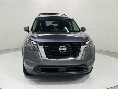 New 2025 Nissan Pathfinder SV image 2
