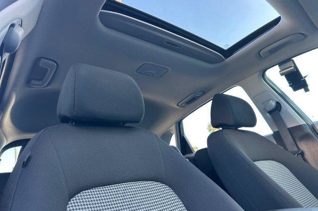 Used 2019 Hyundai Kona SEL w/ SEL Tech Package 02 AWD/4WD image 18