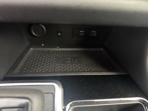 Used 2023 Nissan Pathfinder SL AWD/4WD image 29