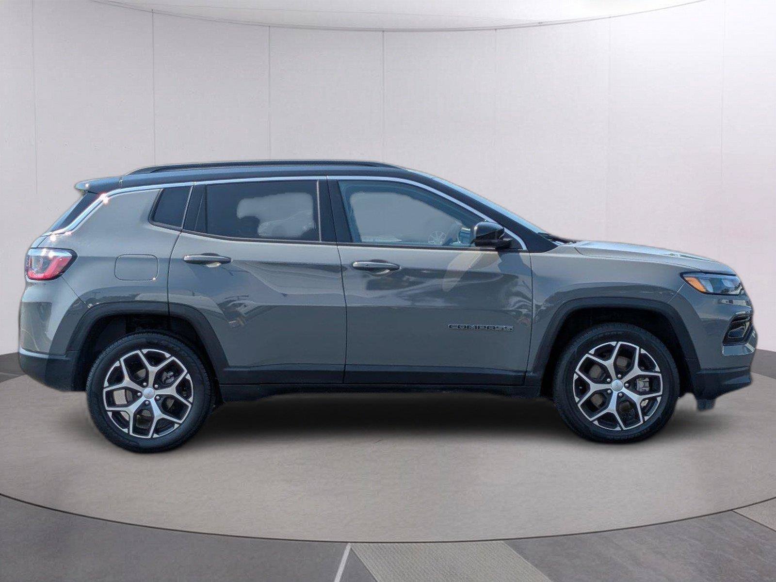 Used 2024 Jeep Compass Limited AWD/4WD image 8
