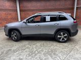 Used 2019 Jeep Cherokee Limited image 3