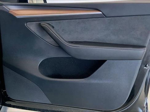 Used 2024 Tesla Model Y Long Range image 26