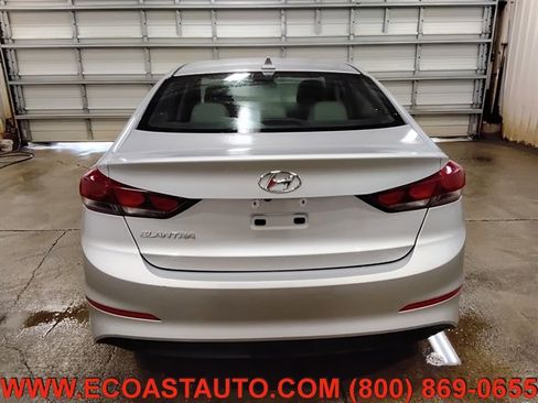 Used 2018 Hyundai Elantra SEL FWD image 8