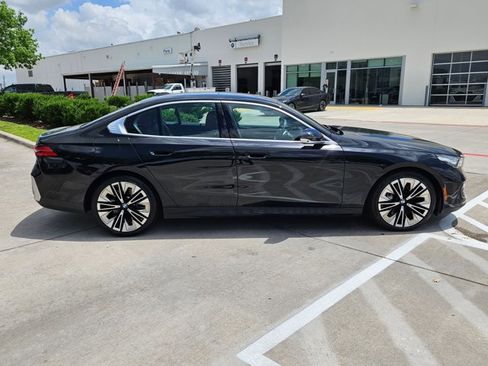 Used 2025 BMW 540i xDrive image 4