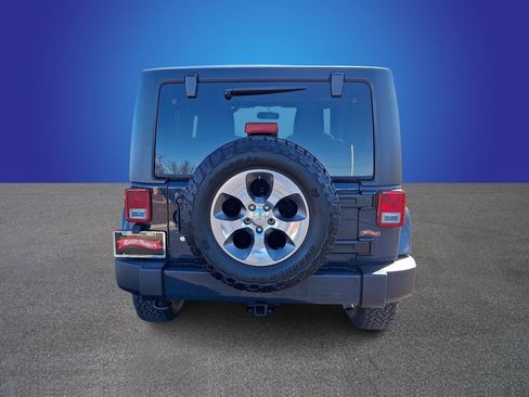 Used 2018 Jeep Wrangler Sahara w/ Connectivity Group image 5