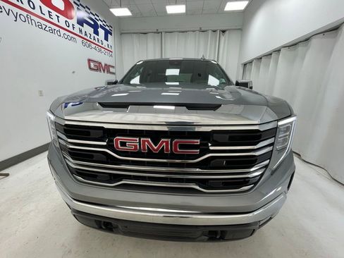 Used 2023 GMC Sierra 1500 SLT w/ SLT Premium Package AWD/4WD image 2