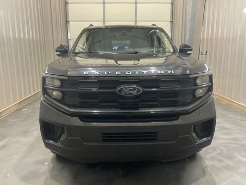 Used 2025 Ford Expedition Max Active AWD/4WD image 2
