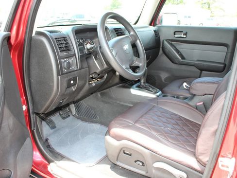 Used 2010 HUMMER H3T w/ Appearance Package AWD/4WD image 8