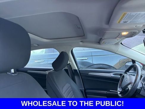 Used 2020 Ford Fusion SE image 11