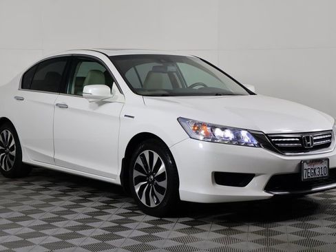 Used 2014 Honda Accord Touring image 3