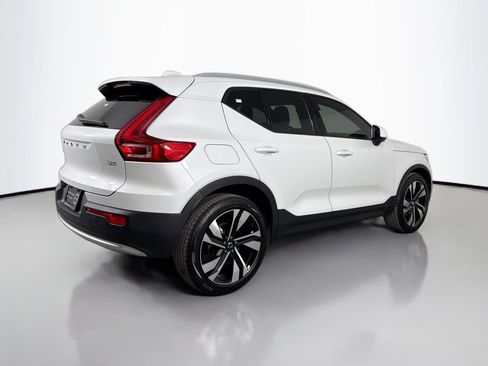 Certified 2023 Volvo XC40 B4 Core w/ Climate Package FWD image 6
