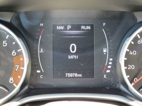 Used 2020 Jeep Compass Latitude FWD image 18