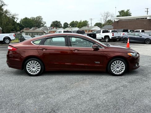 Used 2016 Ford Fusion Energi SE image 9