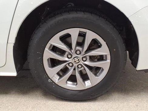 Certified 2023 Toyota Sienna XLE image 8