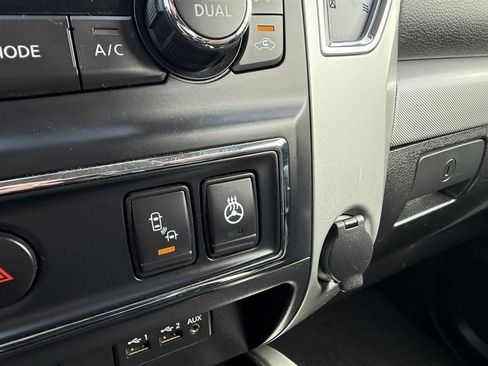 Used 2019 Nissan Titan PRO-4X w/ Pro-4x Convenience Package AWD/4WD image 42