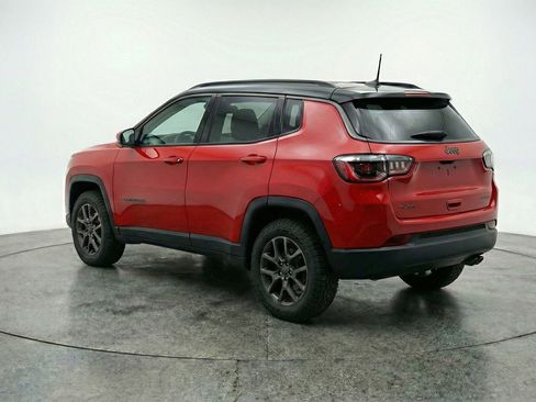 Used 2025 Jeep Compass Trailhawk AWD/4WD image 6