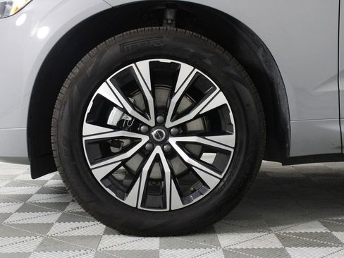 Used 2025 Volvo XC60 B5 Core AWD/4WD image 28