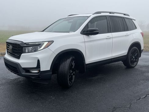 Certified 2024 Honda Passport Black Edition image 5