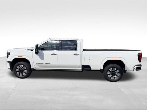 Used 2025 GMC Sierra 2500 Denali w/ Max Trailering Package AWD/4WD image 8